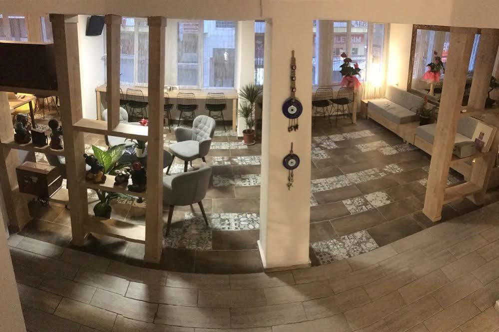 Piano Hotel