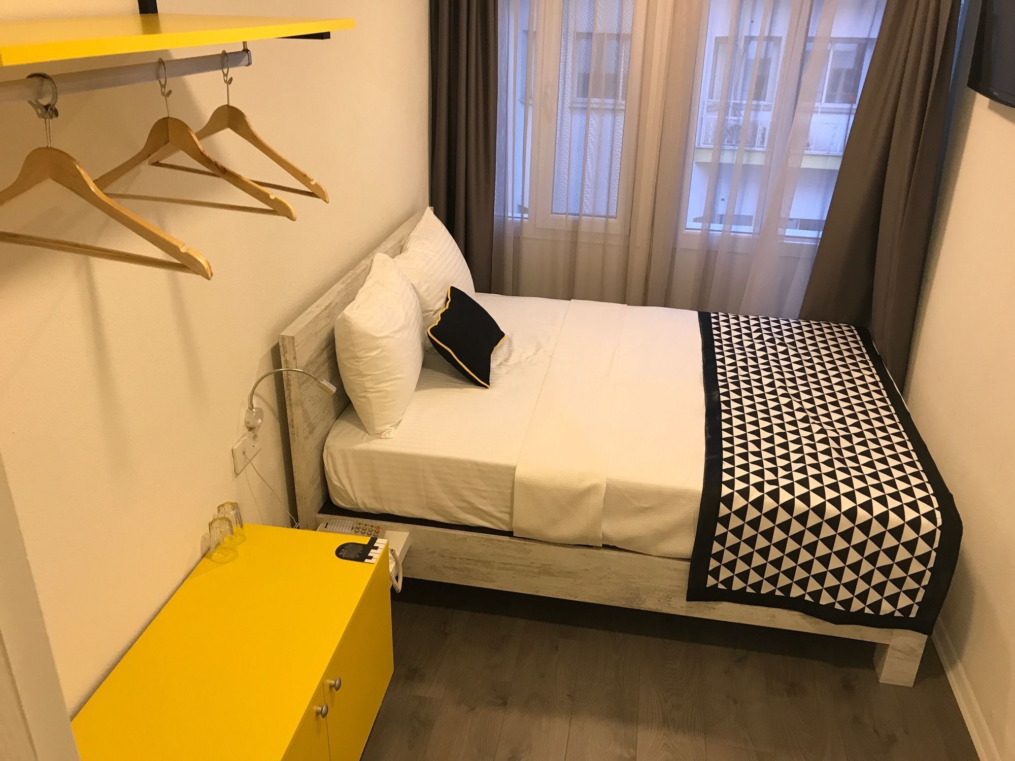 Piano Hotel